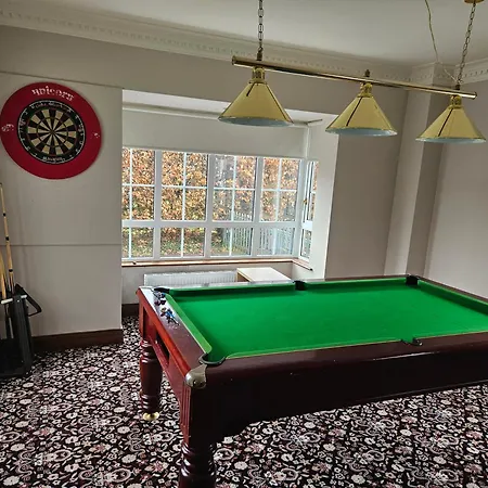 Dergfield House Bed and breakfast 4*