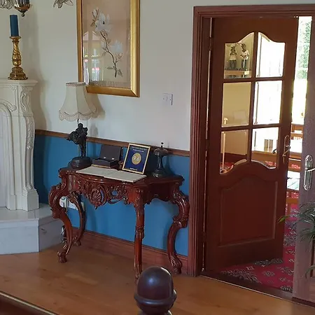 Dergfield House Oda ve Kahvaltı 4*