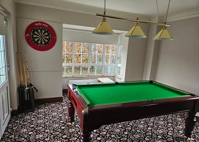 Dergfield House Bed and breakfast 4*